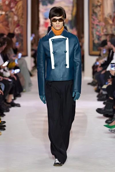 Look 19